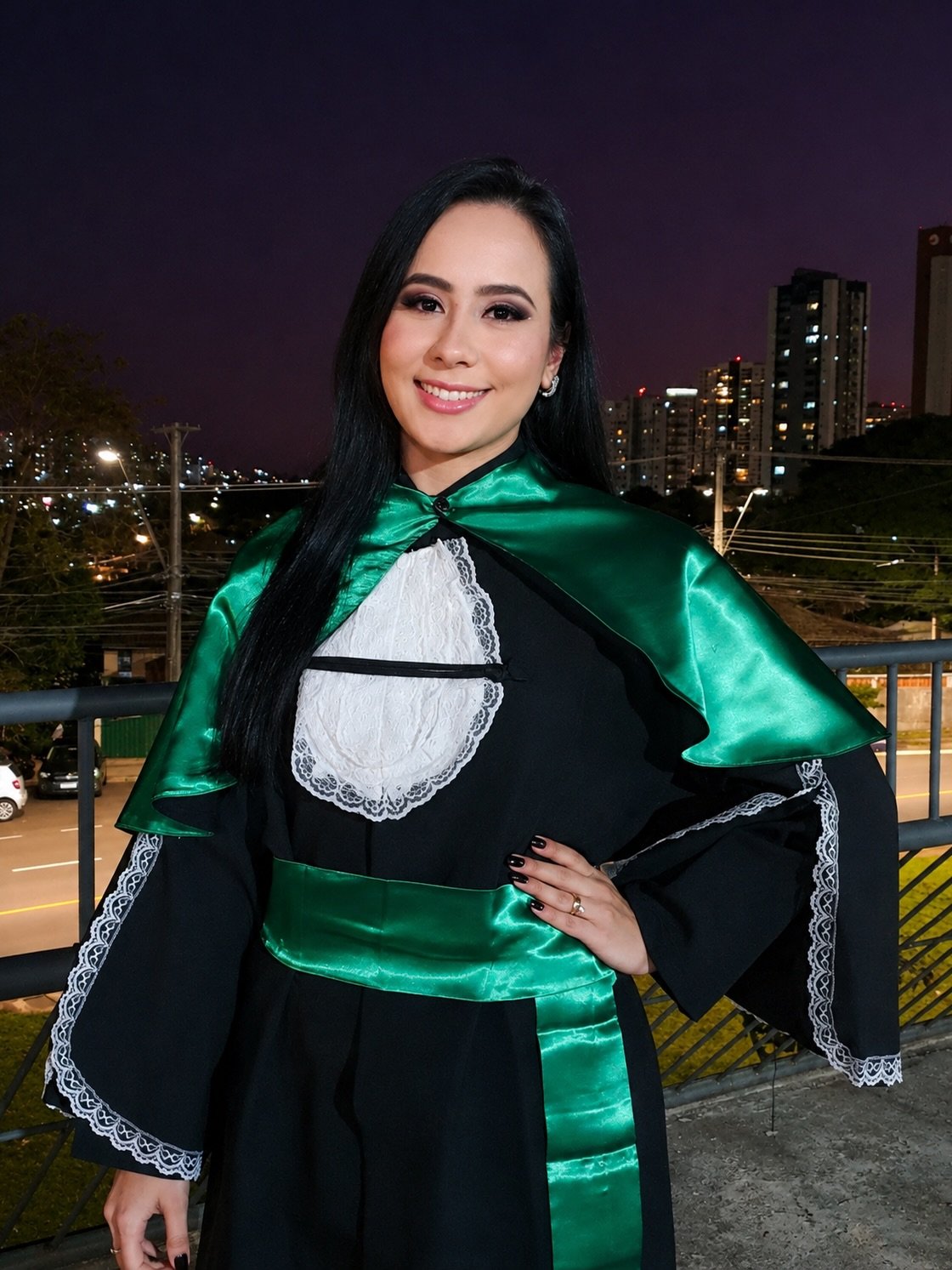 Yhassodara sorrindo na formatura de Nutrição